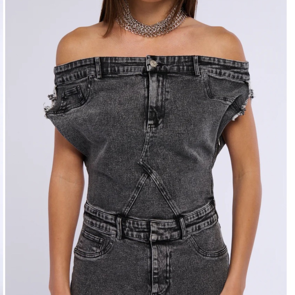 3)DERRIA OFF THE SHOULDER DENIM MAXI DRESS EUC MSRP$90  LG wore this to poshfest - Picture 7 of 8